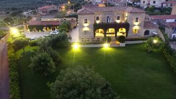 House, 5 Bedrooms, Smoking, Balcony | Exterior