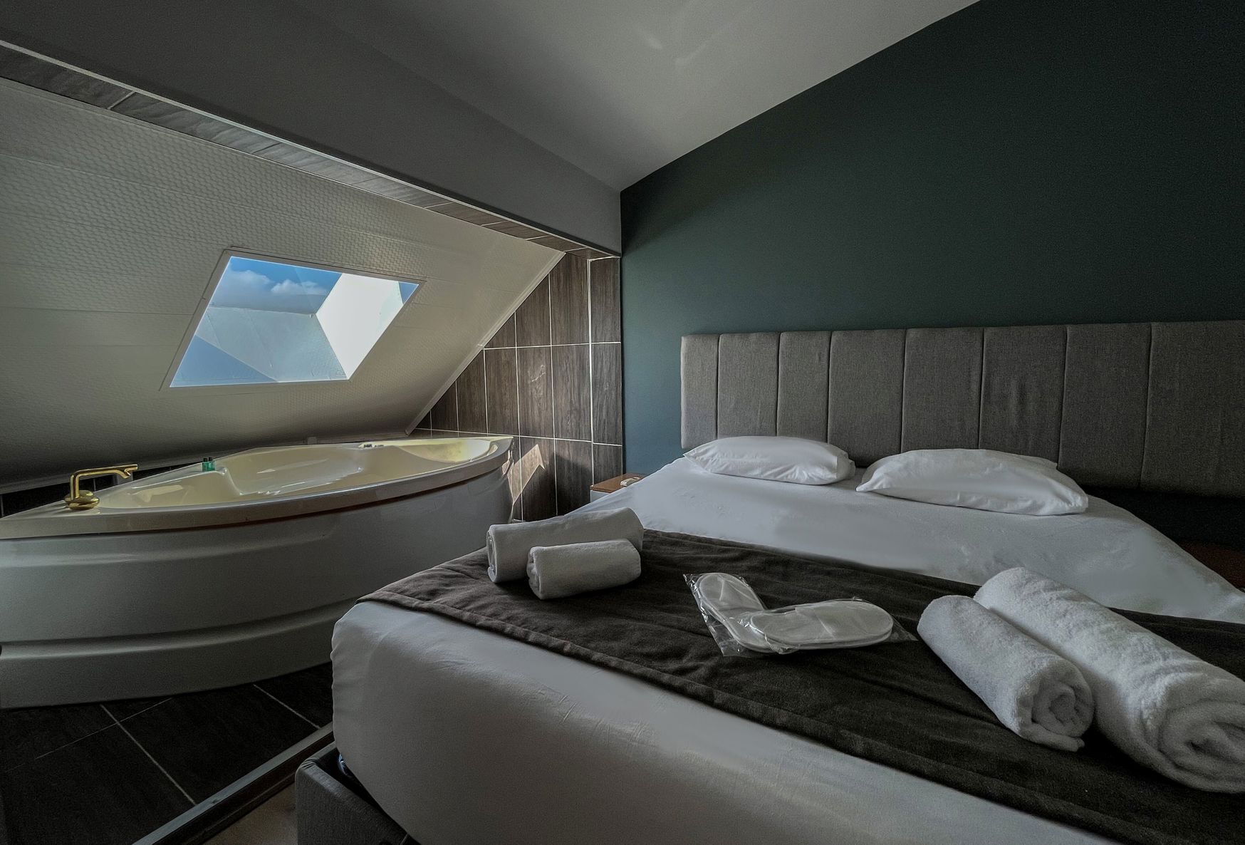 Egyptian cotton sheets, premium bedding, down comforters, in-room safe