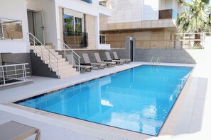 Seasonal outdoor pool - Livia Residence (Konyaalti)