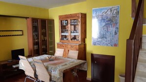 Unclassified image, 2 of 16, button - A due Passi da Levanto e Dalle Cinque Terre (Borghetto di Vara)