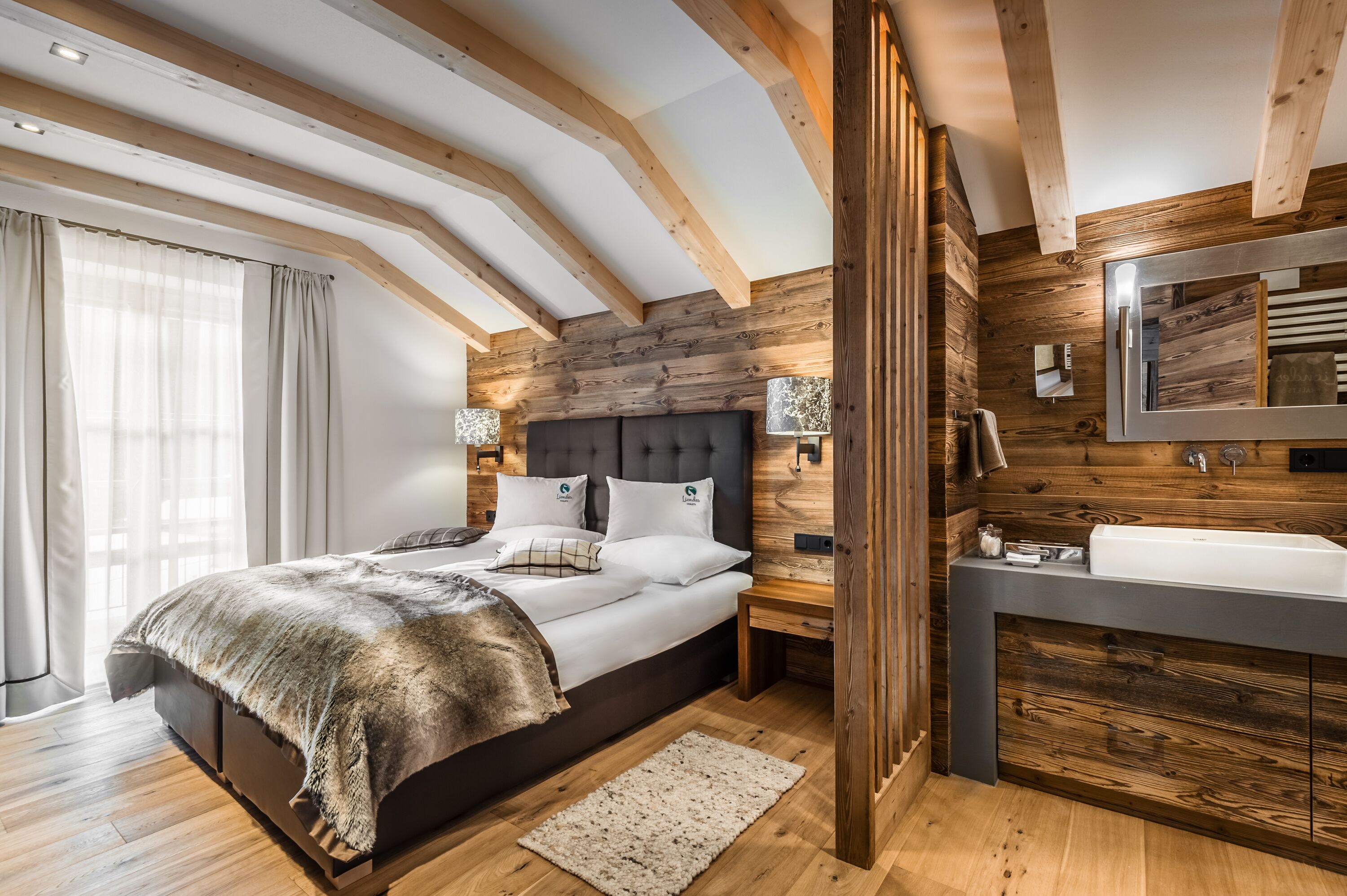 3 bedrooms, in-room safe, iron/ironing board, WiFi