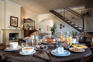 Huis, 3 slaapkamers, balkon | Dineren