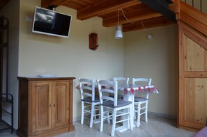 House, 1 Bedroom, Garden View | Living area - Villetta con Giardino e Panorama Incantevole (Villeneuve)