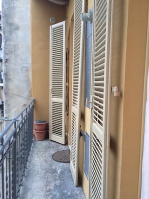 Apartment, 2 Bedrooms, Balcony, City View | Balkoni