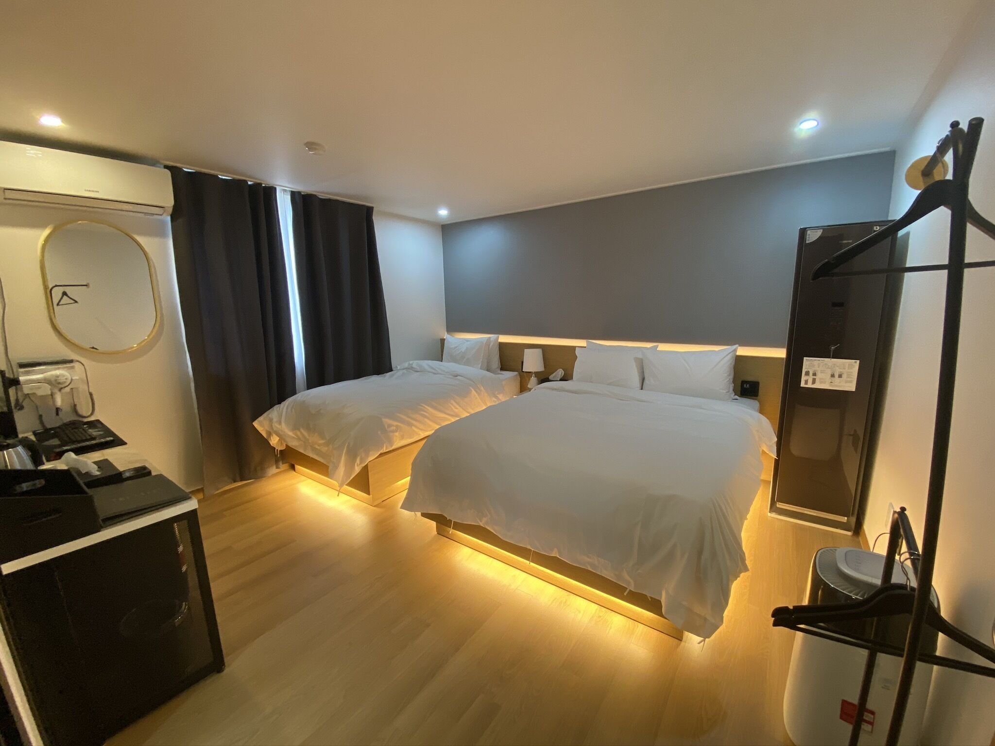 premium+ | down duvets, desk, laptop workspace, free wifi