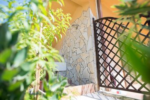 อพาร์ทเมนท์, 1 ห้องนอน, สูบบุหรี่ได้, ระเบียง | บริเวณภายนอก