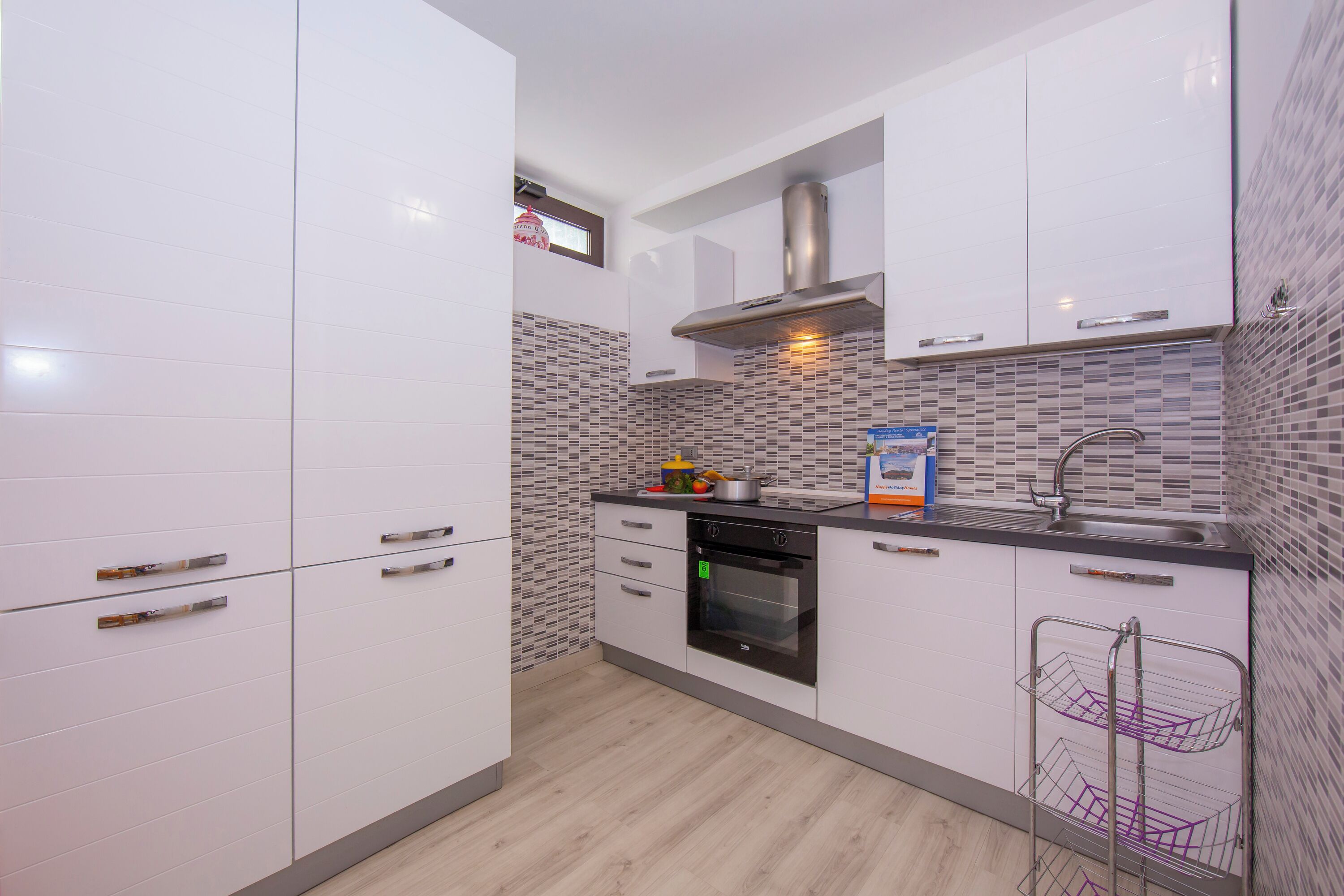 Family Apartment, Multiple Bedrooms (Casa Angerin 1 - 100m from sea) | Dapur peribadi | Peti sejuk/penyejuk beku saiz penuh, ketuhar, dapur 