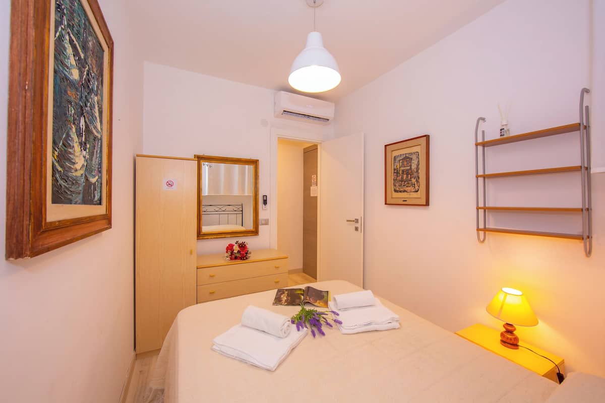 Family Apartment, Multiple Bedrooms (Casa Angerin 1 - 100m from sea) | 2 bedrooms, bed sheets