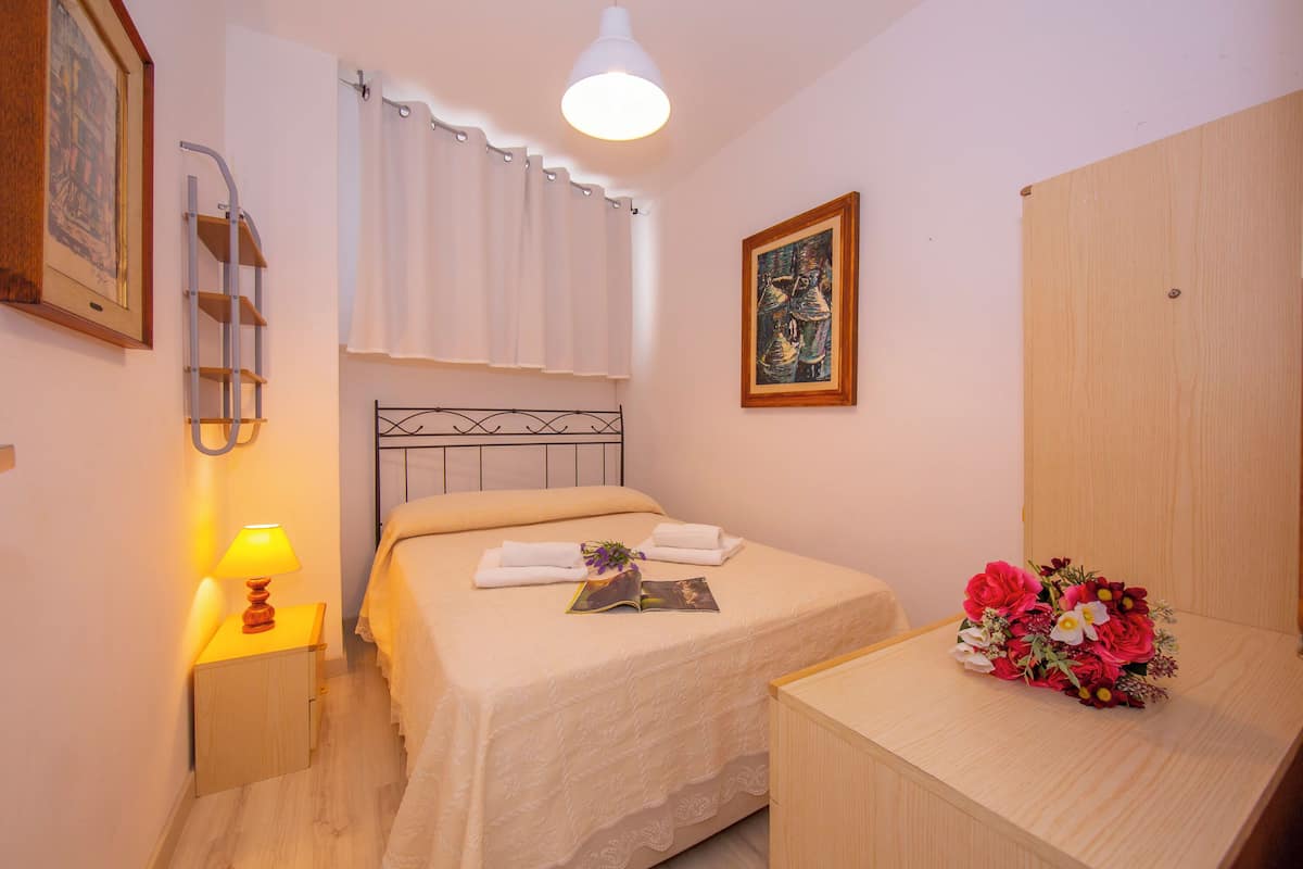 Family Apartment, Multiple Bedrooms (Casa Angerin 1 - 100m from sea) | 2 bedrooms, bed sheets