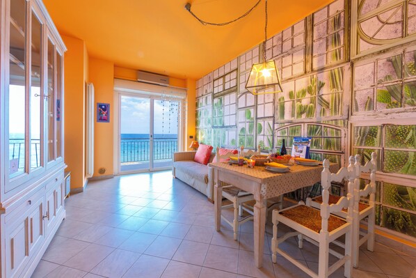 Appartement Familial, plusieurs chambres, vue mer (Laigueglia Beach) | Intérieur