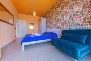 Family Apartment, Multiple Bedrooms, Sea Facing (Laigueglia Beach) | 1 bedroom, bed sheets - Laigueglia Beach (Laigueglia)