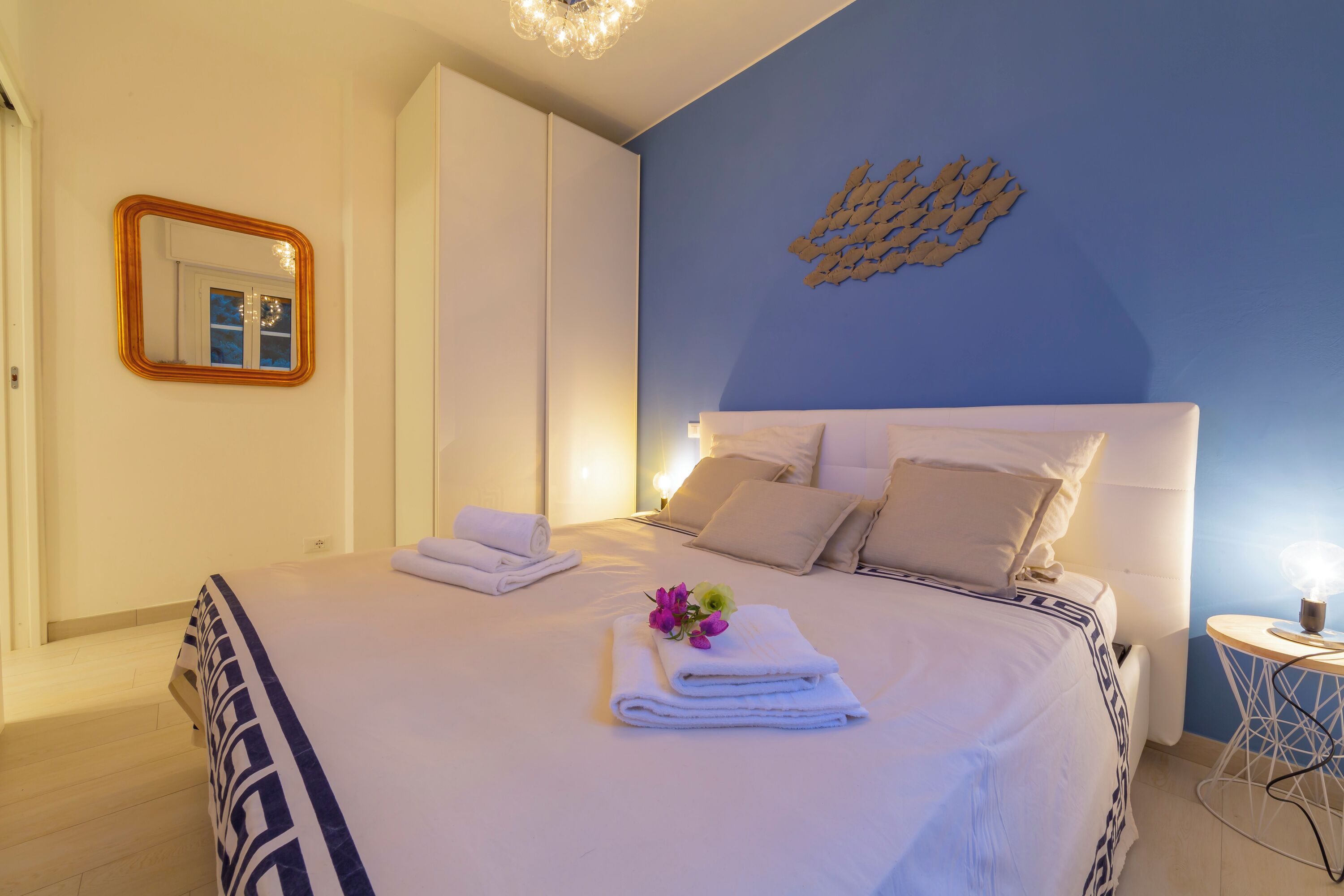 Familienapartment, Mehrere Schlafzimmer (Cervo Piccolo Incanto With Parking) | 1 Schlafzimmer, Bügeleisen/Bügelbrett, kostenloses WLAN, Bettwäsche