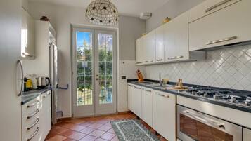 Appartement Familial, plusieurs chambres, 2 salles de bains (La Casetta Sull'Albero) | Cuisine privée