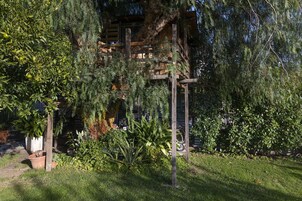 Family Apartment, 3 Bedrooms, 2 Bathrooms (La Casetta Sull'Albero - with) | Garden