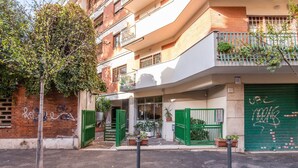 Exterior - Ml Apartment - Ardesia Terrace Colosseo - 2bdr (Rome)