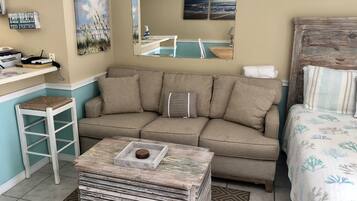 Iron/ironing board, free WiFi, bed sheets