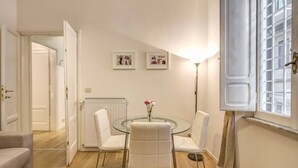 Apartment, 1 Schlafzimmer, Balkon | Speisen