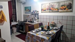 Apartment, 3 Bedrooms, Balcony, City View | Dining room