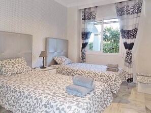 2 bedrooms, iron/ironing board, WiFi, bed sheets