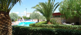 Spacious Apartment for 4 People in Residence