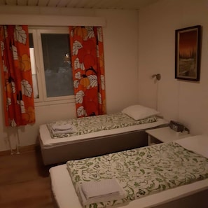 Basic Twin Room, Shared Bathroom | Individually decorated, individually furnished, desk, laptop workspace - Matkakoti Kieppi Kuhmo (Kuhmo)