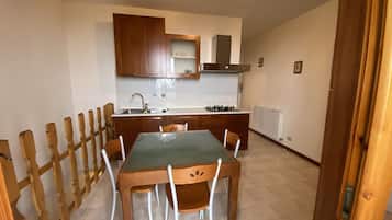 Apartment, 2 Bedrooms, Accessible, Smoking | Lounge