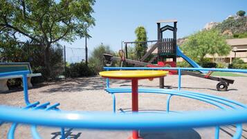 Apartment, 1 Bedroom, Smoking, Balcony | Children's area