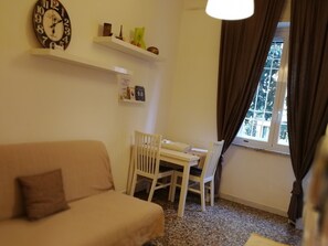 Apartment, 1 Schlafzimmer, Stadtblick | Wohnbereich