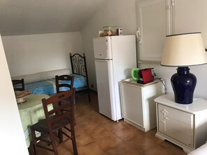 1 bedroom - Lovely 60sqm Apartment With Balcony and View of the Pine Forest (Fiumicino)