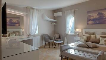 Villa, 4 Bedrooms, Patio, Garden View | Living area