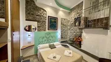 Standard Room | In-room safe, free WiFi, bed sheets