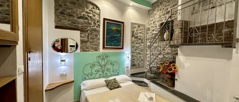 Standard Room | In-room safe, free WiFi, bed sheets