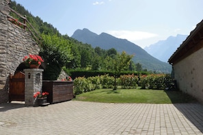 Apartment, 1 Bedroom | Garden