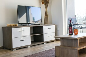아파트 (Apartments Boomerang - Three Bedroom ) | 거실 | 평면 TV