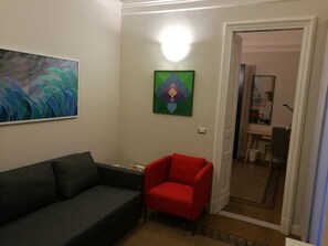 Appartement, 4 chambres, balcon | Bar lounge