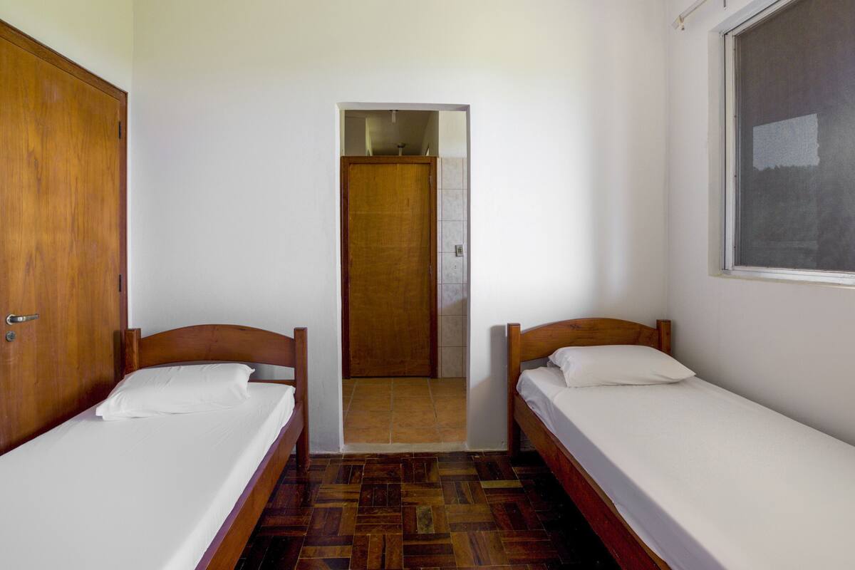 Quadruple Room | Iron/ironing board (on request), free WiFi, bed sheets