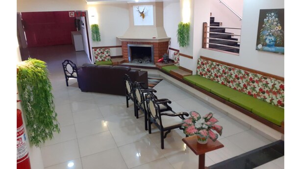 Coin salon dans le hall