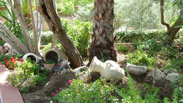 ์ํํธ, ์นจ์ค 2๊ฐ, ํก์ฐ, ํํฐ์ค | ์๋ฐ ์์ค ๊ตฌ๋ด