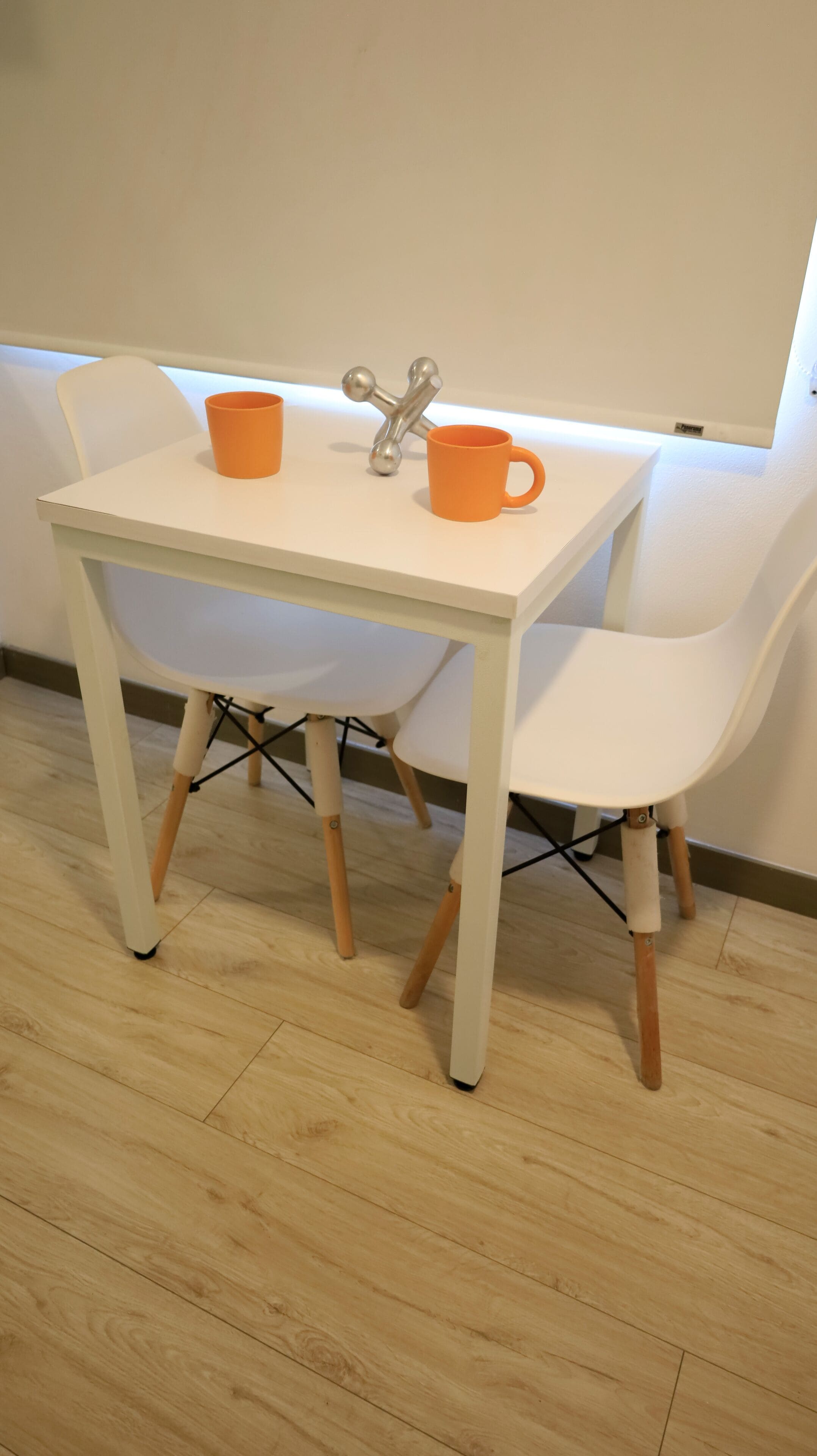 尊荣开间 | 办公桌、隔音、免费 WiFi、床单