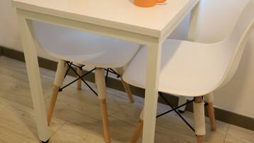 Premium Studio | Desk, soundproofing, free WiFi, bed sheets