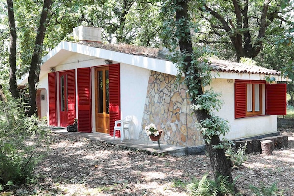 View from property - Chalet in the Woods Nestled in the oak Forest in Monterosso Etneo (Aci Sant'Antonio)