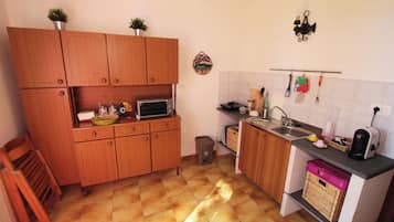 Studio, Accessible, Smoking | Interior