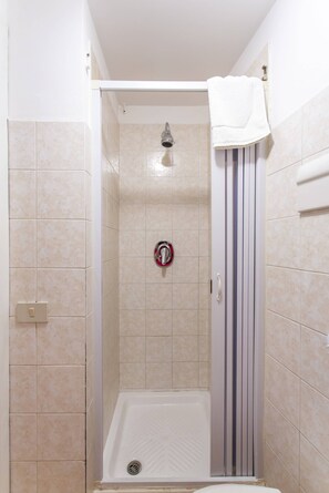 Apartamento, 1 habitación, balcón | Baño