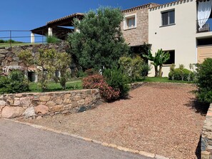Maison, 2 chambres, four à micro-ondes | Jardin