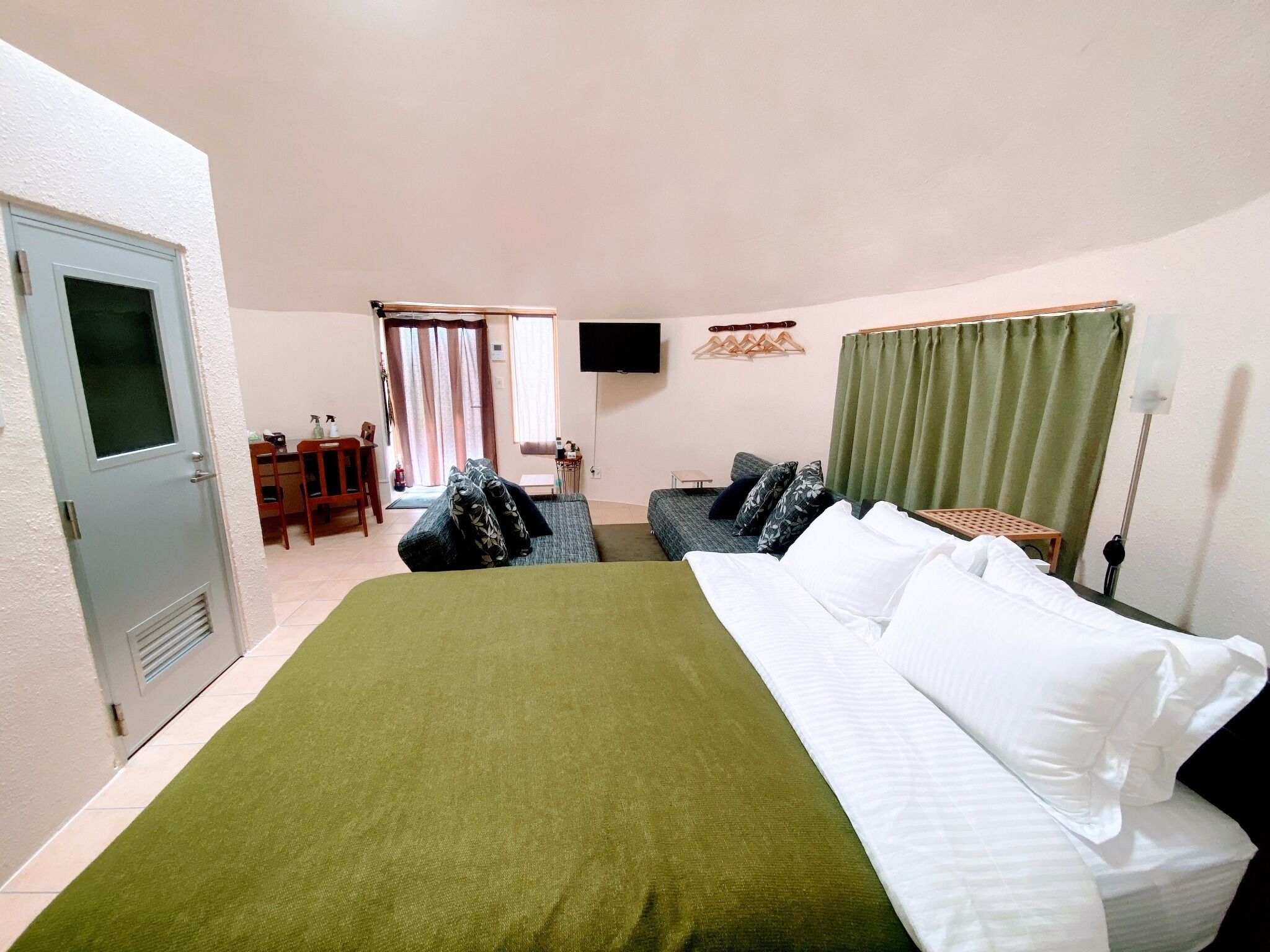 1 bedroom, desk, free WiFi, bed sheets