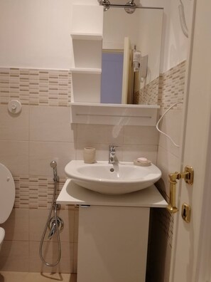 Bathroom - Monolocale A 10 Min Stazione Tiburtina (Rome)
