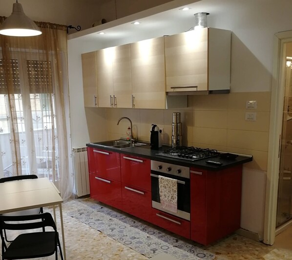 Chambre, 1 chambre, balcon | Cuisine privée