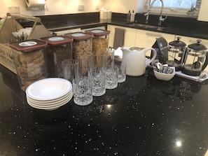 Free daily continental breakfast  - South Avenue B&B (Kidlington)