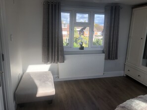 Tripla Superior | Ferro/asse da stiro, Wi-Fi gratuito, lenzuola