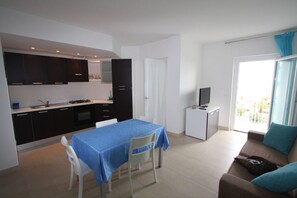 Appartamento, 2 camere da letto, balcone, vista oceano | Ristoranti